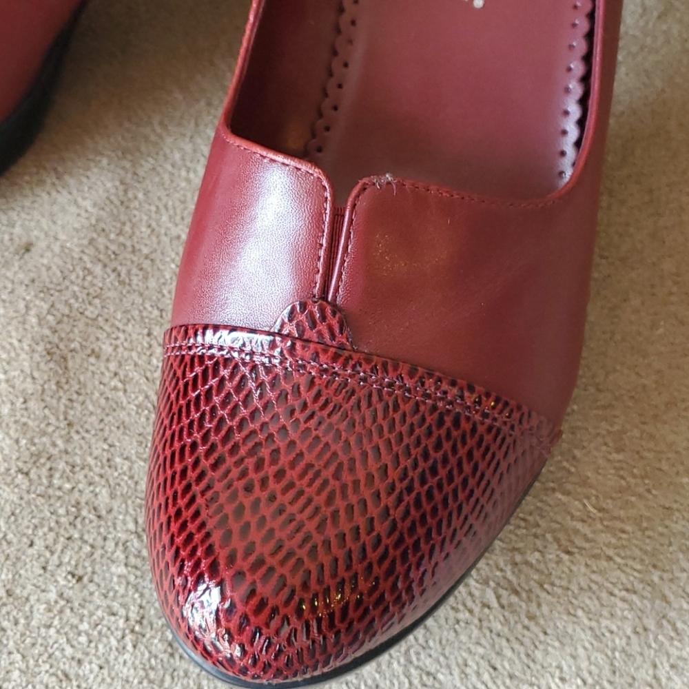 EUC Bella Vita heels red/burnt red size 10W - Picture 3 of 9